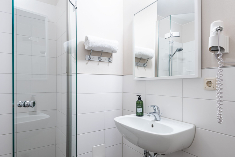 Bathroom 5, Klostergartenhotel Marienfliess, Prignitz