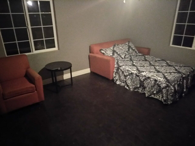 Bedroom 3, Lancaster Embassy, Los Angeles