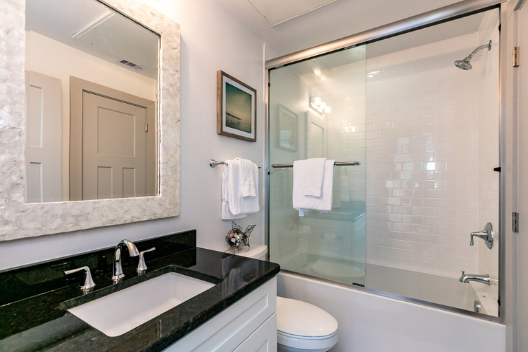 Bathroom 4, Mayday Vacay, Nueces