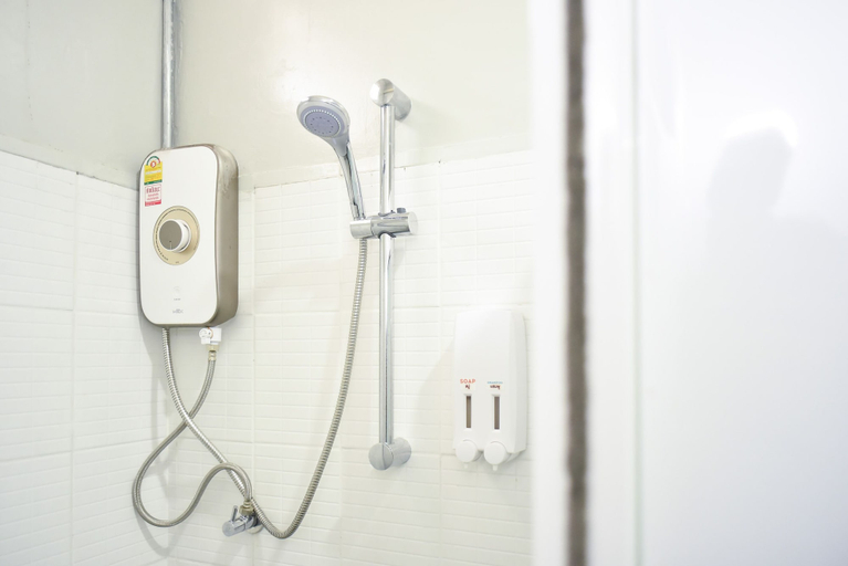 Bathroom 4, The Garage, Muang Chiang Rai