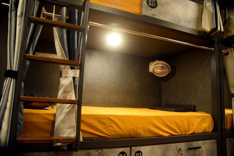 Bedroom 4, Charyana Hotel Ac Dormitory - Hostel, Ahmadabad
