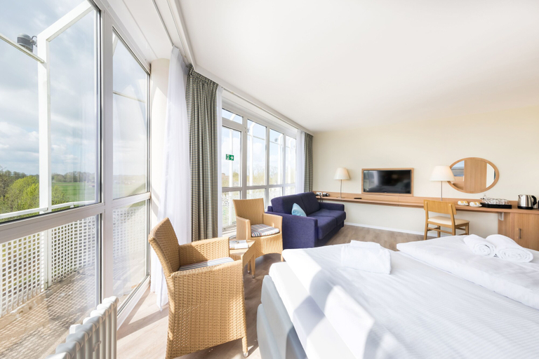 Bedroom 4, Hotel Nordseeküste by Center Parcs, Wesermarsch