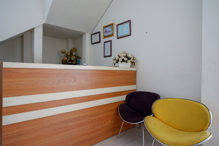 Public Area 3, RedDoorz @ Hotel Bumi Palupy, Palu