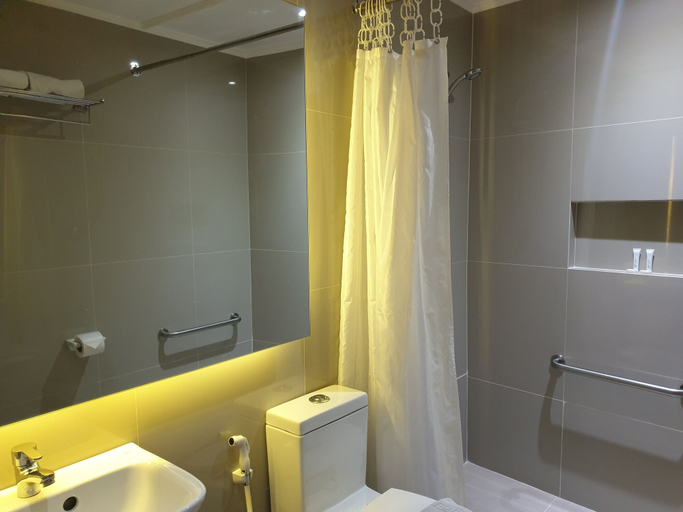 Bathroom 4, BSA Tower Serviced Residences, Makati City