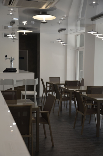 Food & Drinks 4, Capsule hotel Zodiak, Vladivostok gorsovet