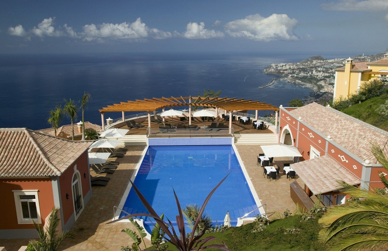 Sport & Beauty 5, Designed Villa - Palheiro Village, Funchal