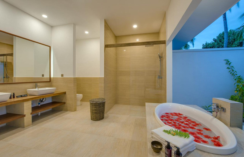 Bathroom 5, Rahaa Resort