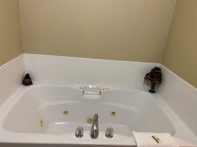 Bathroom 3, New Hochatown Lodge, McCurtain