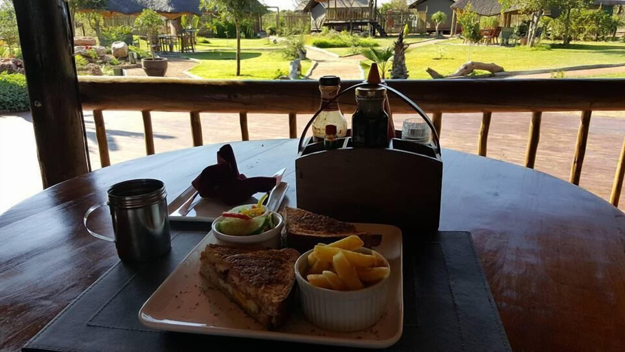 Food & Drinks 5, Makumutu Lodge & Campsite, Lethlakane