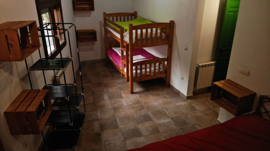 Bedroom 5, Albergue Valle do Seo, León