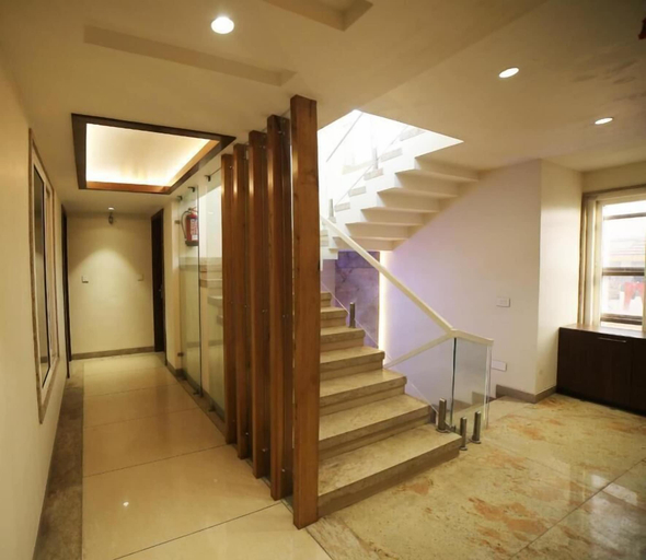 Others 5, Hotel Avantika, Bhopal