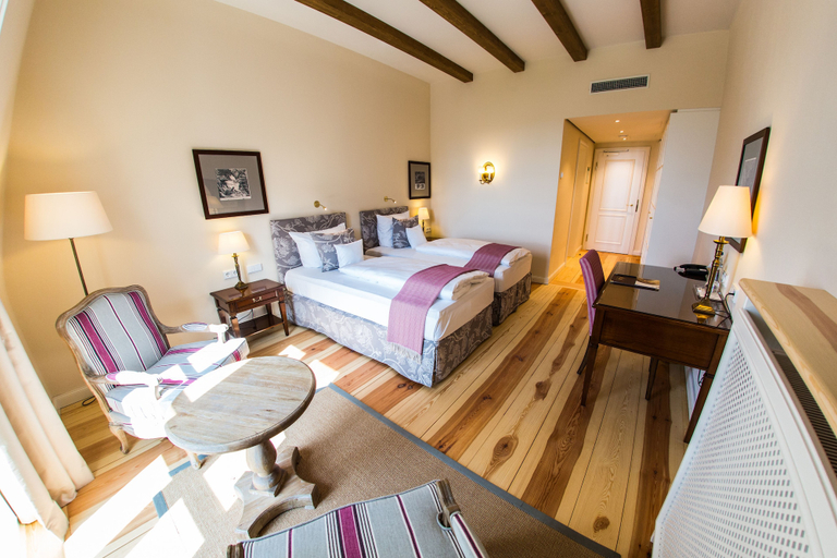 Bedroom 4, Hotel Schloss Leitheim, Donau-Ries