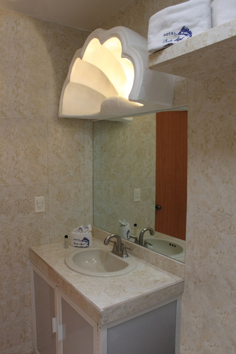 Bathroom 4, Hotel Costa Azul, Acapulco de Juárez
