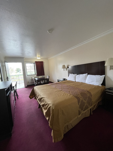 Bedroom 1, Chino Motel, San Bernardino