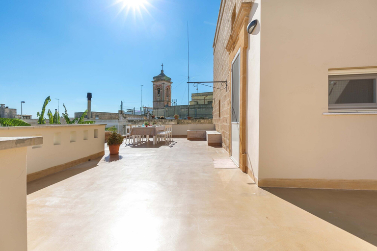 Others 4, 2095 Palazzo Benedetto Campo, Taranto