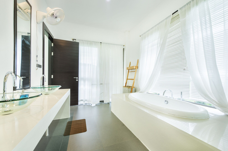 Bathroom 4, Lucerne Resort Khao Yai, Pak Chong
