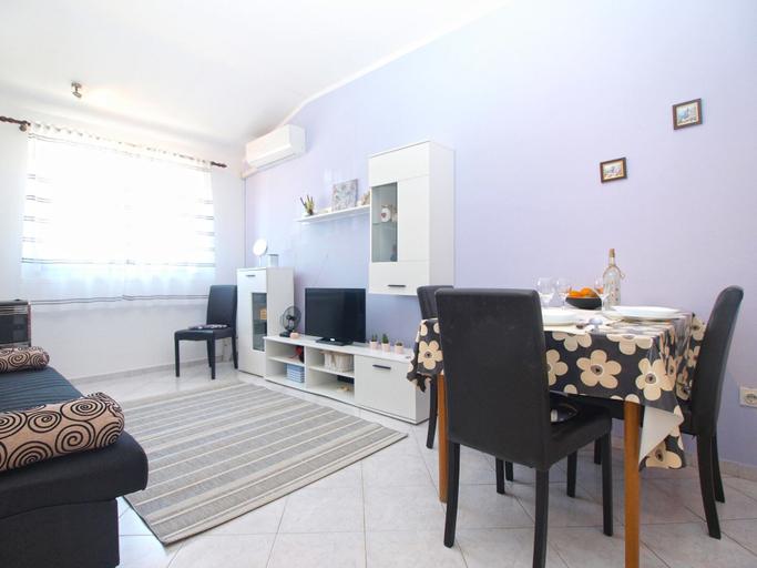 Others 5, Apartment 1639, Pula