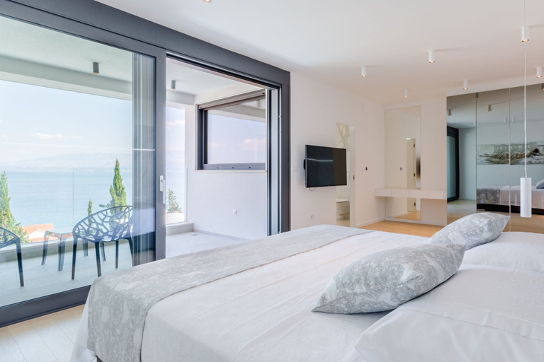 Bedroom 2, Luxury Villa Luna with Swimming Pool, Sutivan