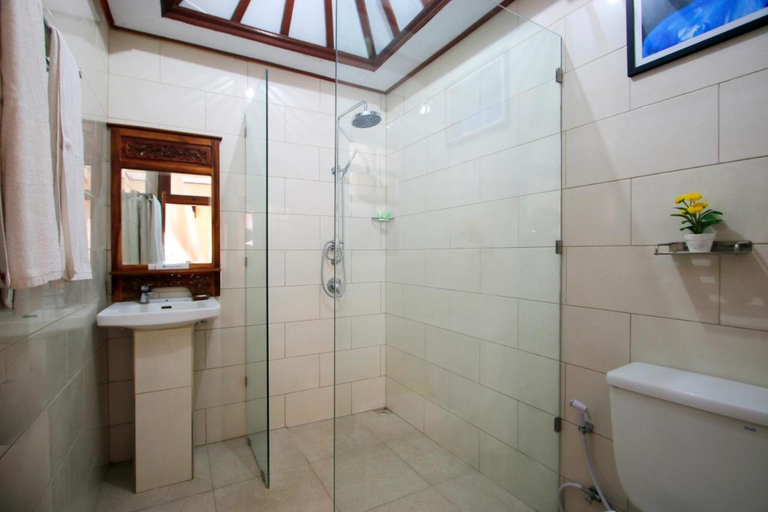 Bathroom 5, Hotel Jati and Homestay, Denpasar