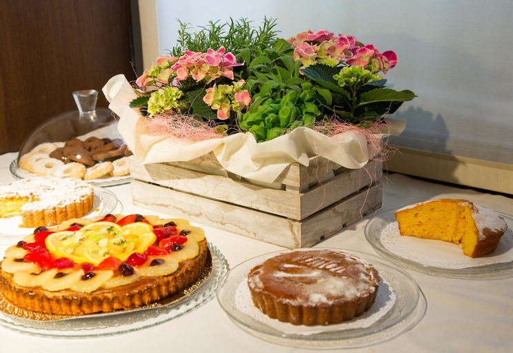 Food & Drinks 7