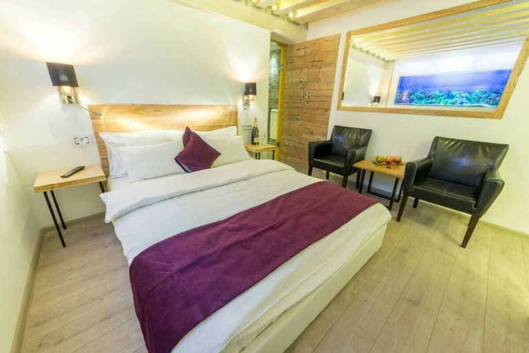 Bedroom 2, Royal Gold Apartments, Belgrade