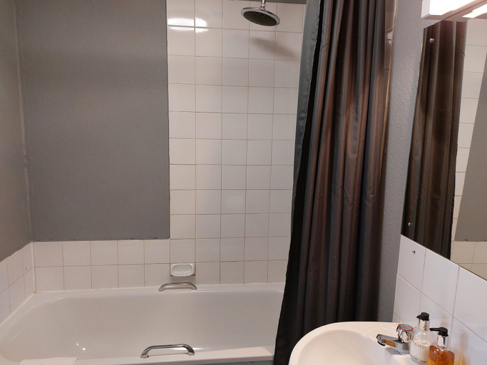 Bathroom 3, Lion Hotel Exmoor, Somerset