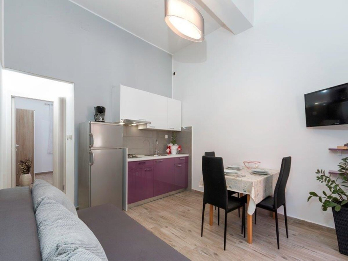 Others 4, Pleasant Oriana Apartment near Sea, Pula