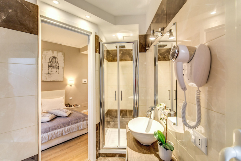 Bathroom 4, The Bridge Suites, Rome
