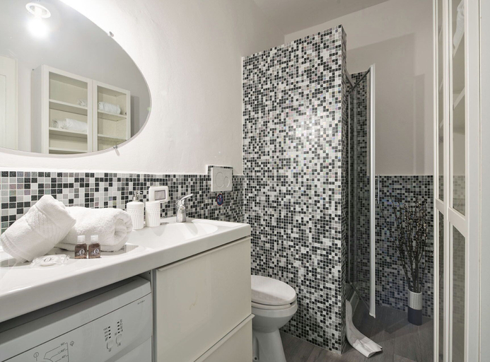 Bathroom 4, A Few Steps to The Duomo Comfortable 1BD Apt, Florence