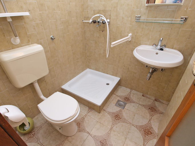 Bathroom 3, Apartments Celine 606, Medulin