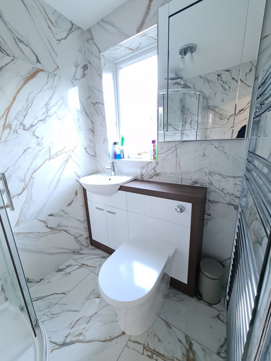 Bathroom 4, Umbrella Properties London Excel, London