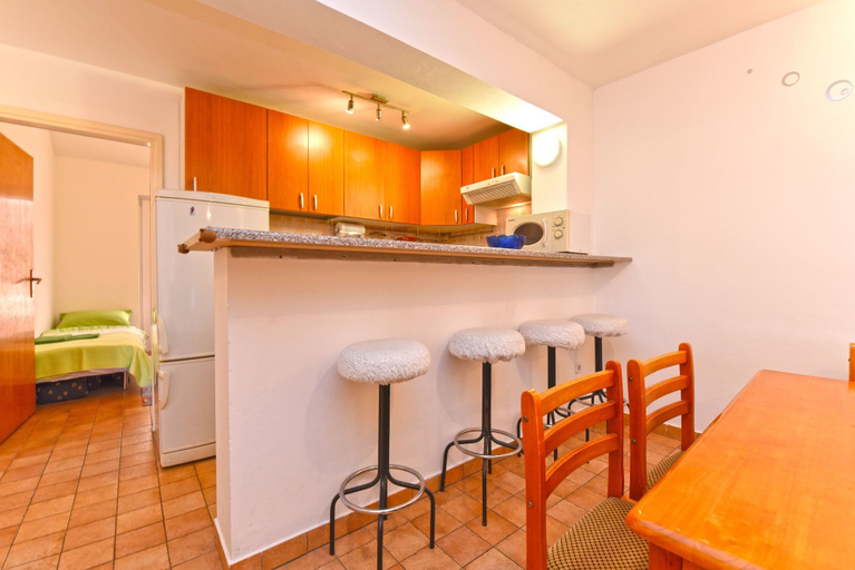 Others 5, Apartment 1562, Pula