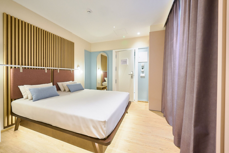 Bedroom 4, Hotel Leonor, Cádiz