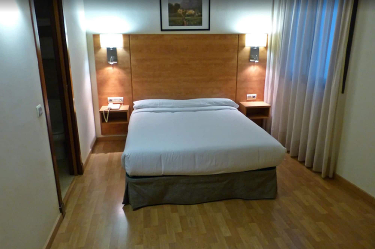 Bedroom 4, Avenida, Zaragoza