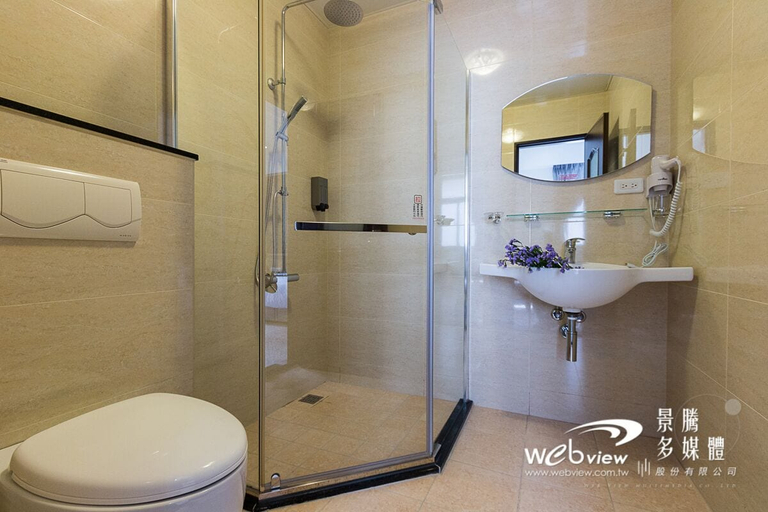 Bathroom 3, Play Inn, Yilan