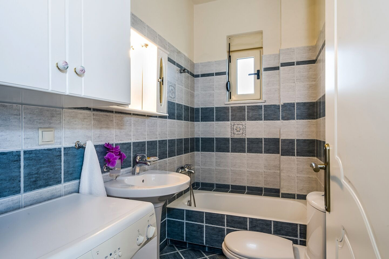 Bathroom, Dione Apartment with Terrace near Kalathas beach, Crete