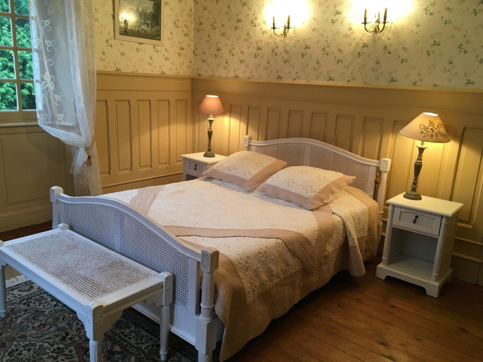 Bedroom 4, Manoir Ker-Huella, Finistère