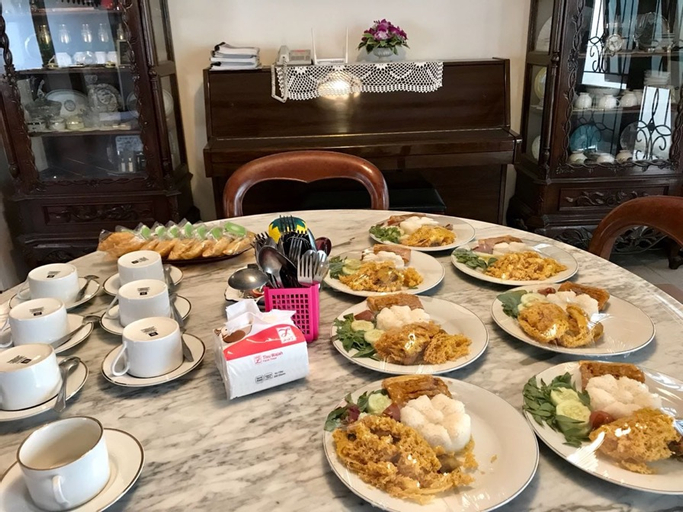 Food & Drinks 8