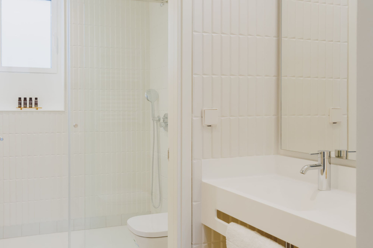 Bathroom 4, The Passage Apartments, Guipúzcoa