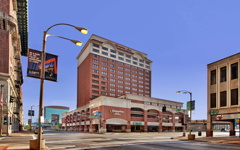 Exterior & Views 1, Hampton Inn St. Louis-Downtown (At the Gateway Arch), Saint Louis