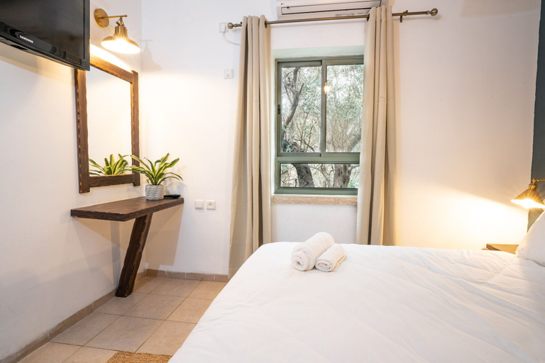 Bedroom 5, Mantur Parod by Selina