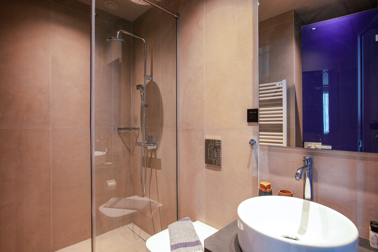 Bathroom 5, Souda Plaza Collection, Crete