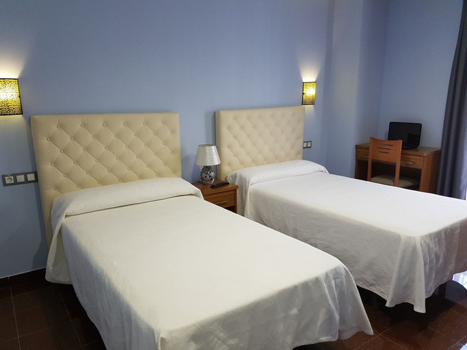 Bedroom 4, Hostal Camelot, León