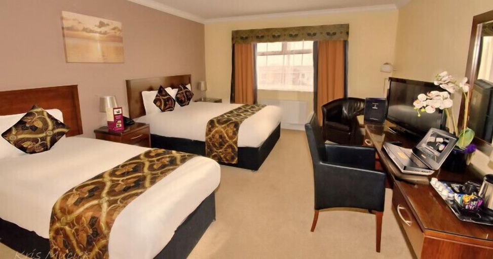 Bedroom 2, Eviston House Hotel