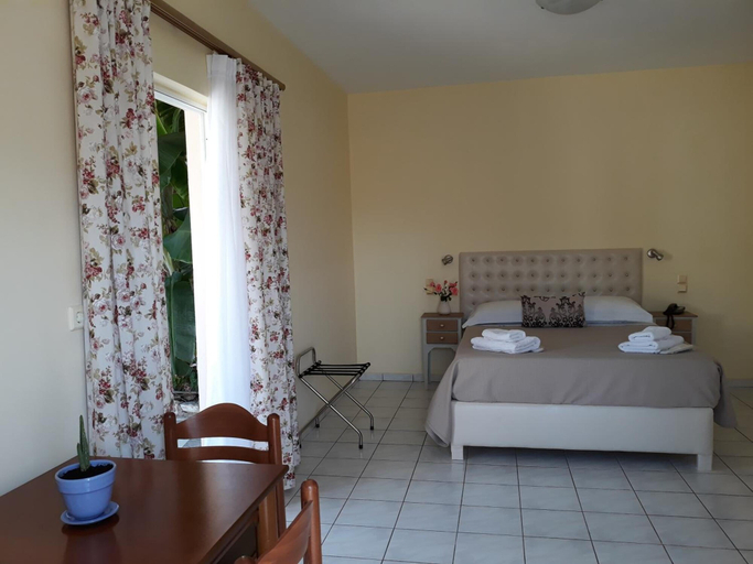 Bedroom 3, Green Bay Hotel, Ionian Islands