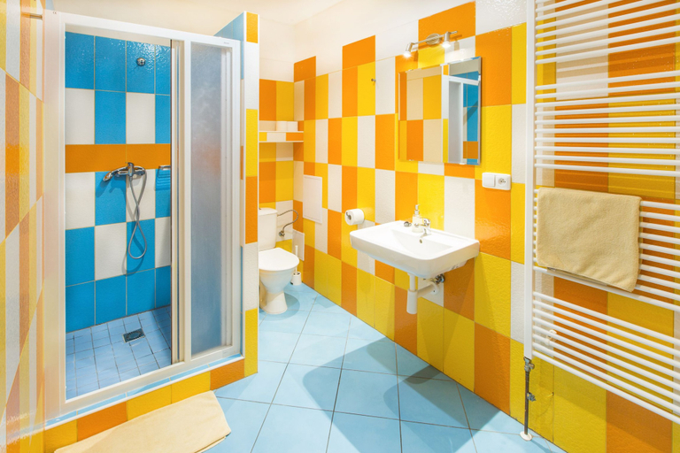 Bathroom 4, Hostel Downtown, Praha 1