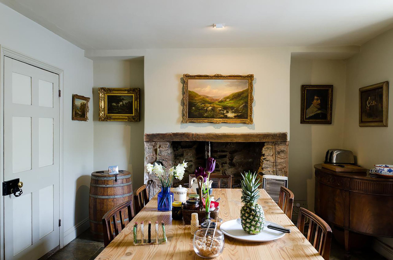 Others 5, Heron House, Devon