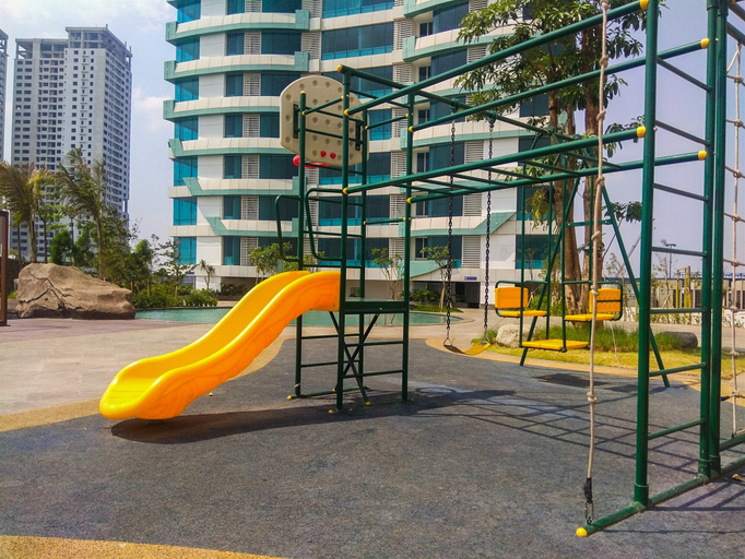 Family & Kids 3, Vintage 2BR Apartment at Grand Kamala Lagoon By Travelio, Bekasi