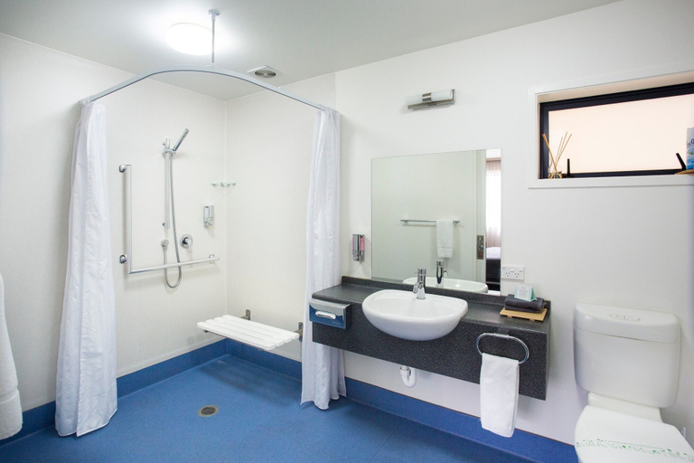 Bathroom 4, Harbourside Lodge, Nelson