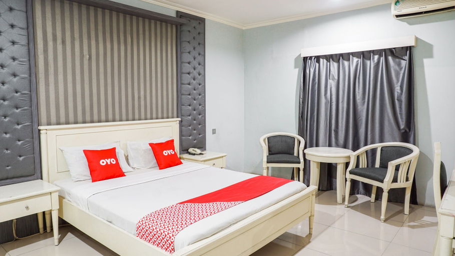 Bedroom 1, OYO 2085 Chrysanta Hotel, Bandung